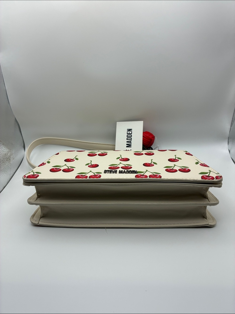 🎉🎉🎉Steve Madden Cream Crossbody Bag with Red Cherry Print - Picture 6 of 7